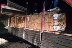 Kömürün altında kaçak sigara ele geçirildi