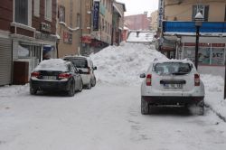 Ağrının cadde ve sokaklarında ulaşım sıkıntısı yaşanıyor