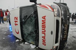 Batman’da cenaze taşıyan ambulans kaza yaptı