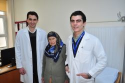 Kolon kanseri nine ameliyatla sağlığına kavuştu