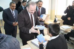 Umre ödüllü yarışma için siyer kitabı dağıtıldı