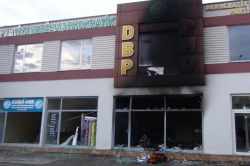 DBP il binası kimliği belirsiz kişilerce ateşe verildi