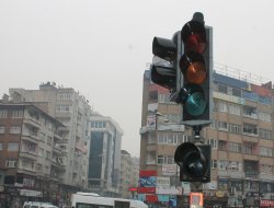 Çalışmayan trafik lambaları kazaya neden oldu