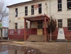 Çınar İmam Hatip Lisesi patlamadan büyük zarar gördü