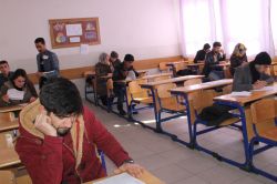 Üç ilde ertelenen AÖL sınavları yapılıyor