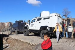 Mezarlıkta yaralanan kardeşlerden biri hayatını kaybetti