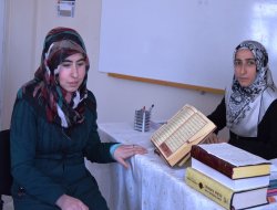 Xwendevana qîz a ku di 4 meha de bû hafiz bi umrê hat mukafatkirin