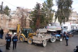 Tarihi Urfa Kapı’nın çevresindeki barakalar yıkılıyor