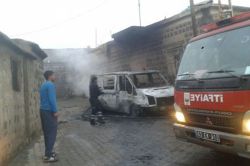 Siverek’te 2 araç yandı