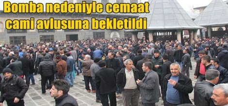 Bomba nedeniyle cemaat cami avlusuna bekletildi
