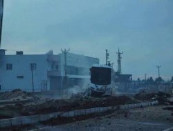 Li Nisêbînê êrîş birin li ser wesayîta polêsan: 10 birîndar