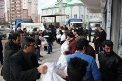 İslami STK’lardan Sur halkına 3 kamyon yardım