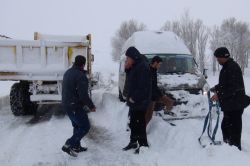 Mahsur kalan köylüler 6 saat sonra kurtarıldı