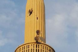 Bir cami daha çatışmalardan zarar gördü