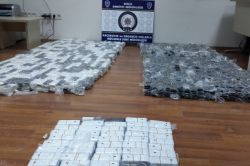 Bitlis’te kaçak cep telefonu ve eroin ele geçirildi