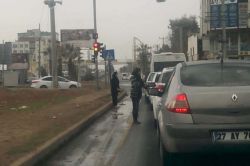 Kavşaklardaki dilenciler kazaya davetiye çıkarıyor