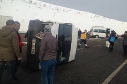 Bingöl’de iki minibüs çarpıştı: 4 yaralı