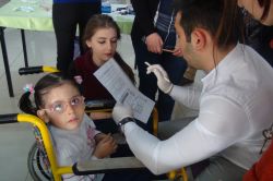 Engelliler diş kontrolünden geçirildi