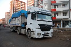 Sur halkına yardımlar devam ediyor