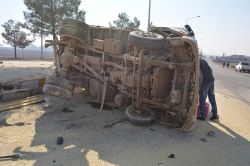 Batman’ın Bayındır Mahallesi eski çöp kavşağında trafik kazası: 2 yaralı video