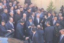 Davutoğlu Mardin’de Cuma Namazını Ulu Camide kıldı