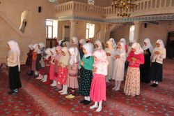 Batman’da yüzlerce çocuk namazla tanıştı