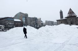 Erzurum'da 791 mahalle yolu ulaşıma kapandı