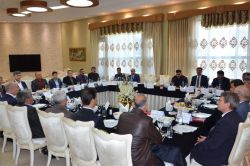 Vali Batman’daki muhtarlarıyla bir araya geldi