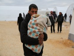 Pirsgirêkên Sûriyeyiyên ku di sînûrê de ne didomin