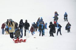 Engelli çocukların kar heyecanı