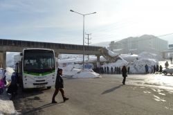 Bitlis’te yayalar uygunsuz yapılan üst geçitleri kullanamıyor