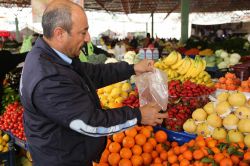 Pazaryerlerinde siyah poşet denetimi