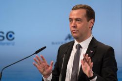 Medvedev: Yeni bir soğuk savaşın içindeyiz