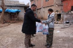 Evleri yanan YGS öğrencisine kitap desteği