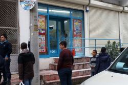 PKK’liler müşteri dolu markete Molotof atarak yaktı