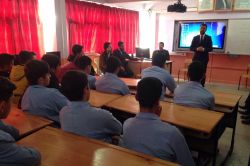 İşadamları tecrübelerini öğrencilere aktardı