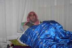 Yaşlı ve hasta haliyle göç etmek zorunda kaldı