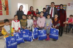 Balıkesir’den Vanlı öğrencilere yardım