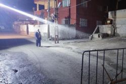 Batman Huzur Mahallesinde pkklilerin karakola attıkları bomba evin bahçesine düştü