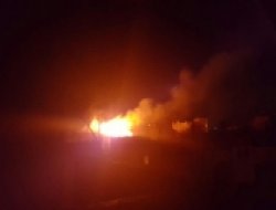 Nusaybin'de İmam Hatip Ortaokulu ateşe verildi video