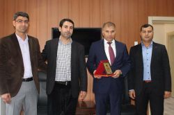 Siyer Sınavına katkı sunanlara teşekkür plaketi