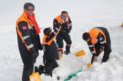 Van’da gerçeği aratmayan çığ tatbikatı video