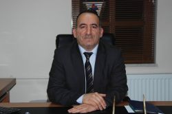 Ağrılılar İl Genel Meclisindeki hâkim masalara baskı kursun video