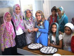 Doğum Günlerini Camide Kutladılar