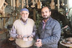 Yarım asırdır takunya üretiyor