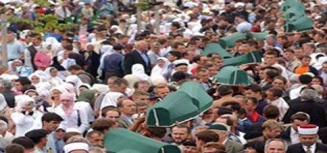 Soykırım Kurbanları Toprağa Verildi