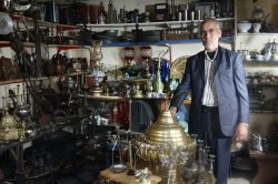 25 yıldır topladığı tarihi eserlerle sergi salonu açtı video foto