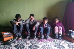 Öksüz kardeşler yardım eli bekliyor foto