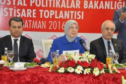 Ramazanoğlu,“Birileri gibi teröristin taziye çadırında bulunmayız video foto