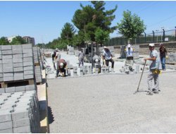 Parke Taşı Şantiyesinde Oynayan Çocuk Ağır Yaralandı